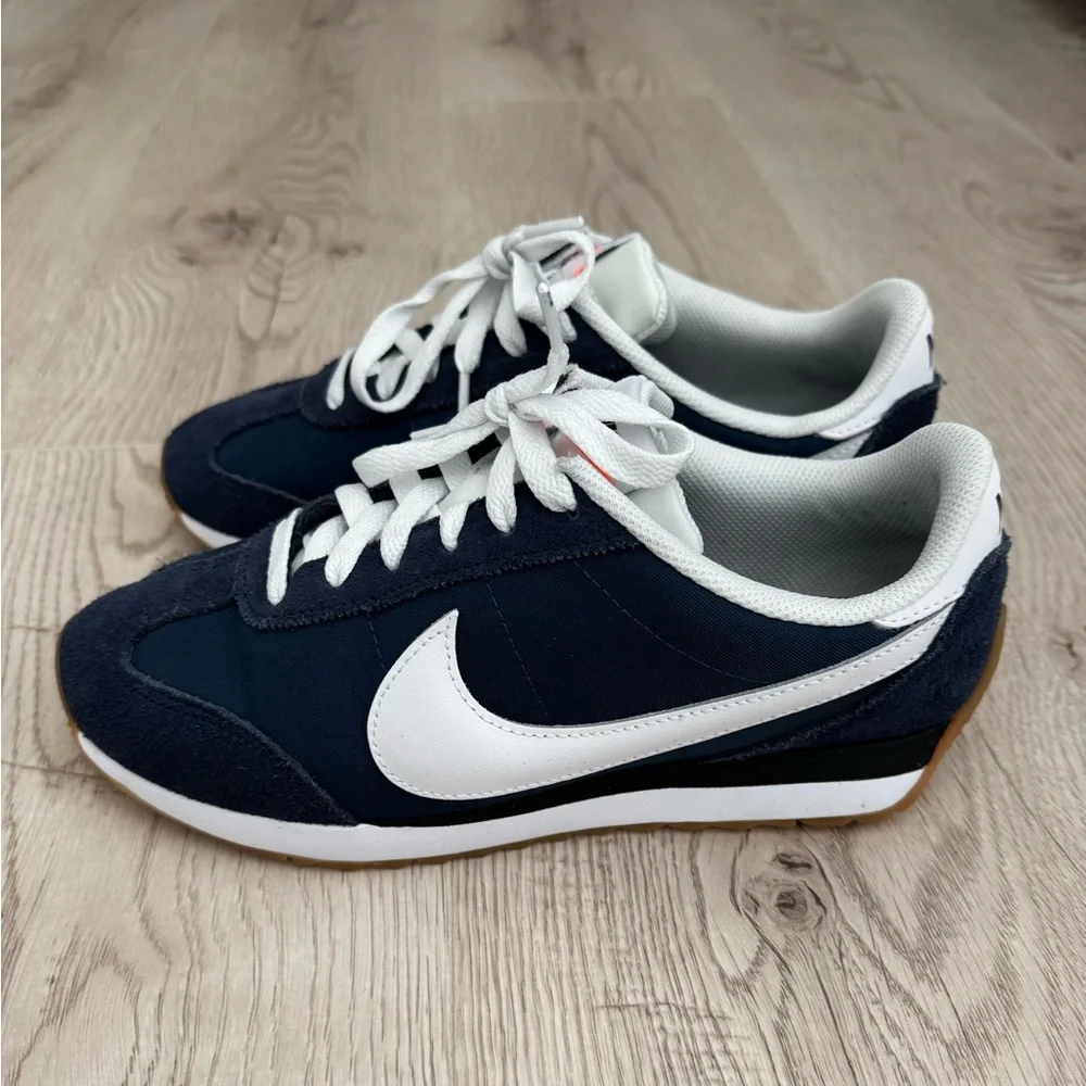 Nike Pacific Sneaker - Women's Navy/White size 7.5 - Picture 2 of 8